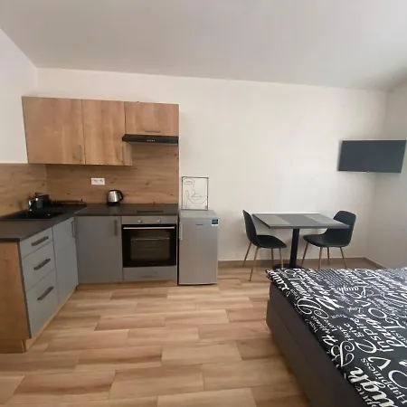 Cerna Ruze - 7 Plzeň